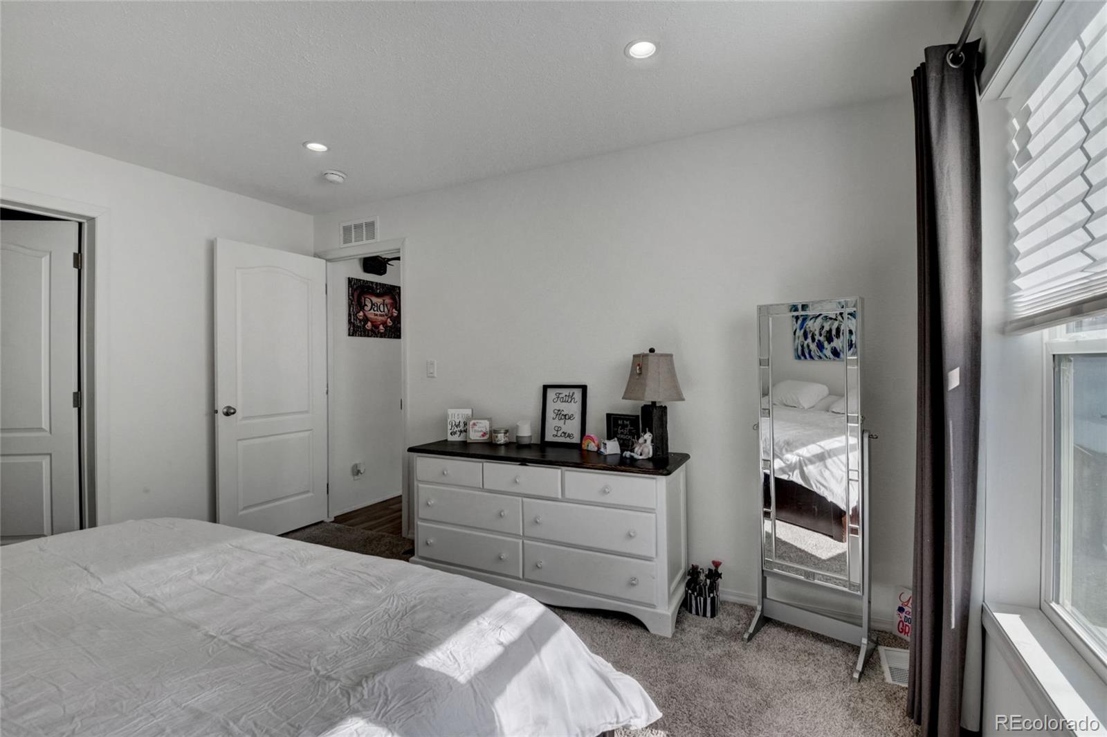 2885 E Mideway Boulevard