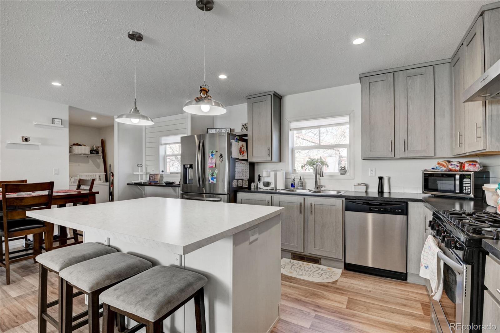 2885 E Mideway Boulevard