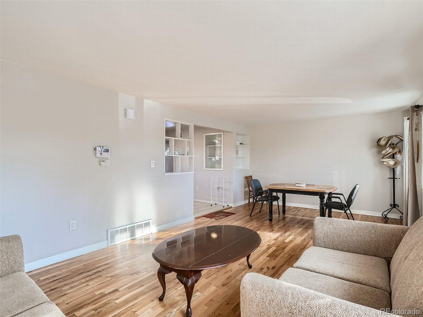 862 S 6th Avenue