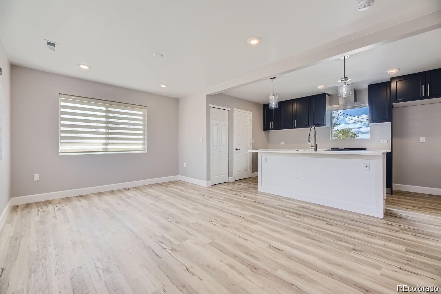 3227 N Steele Street