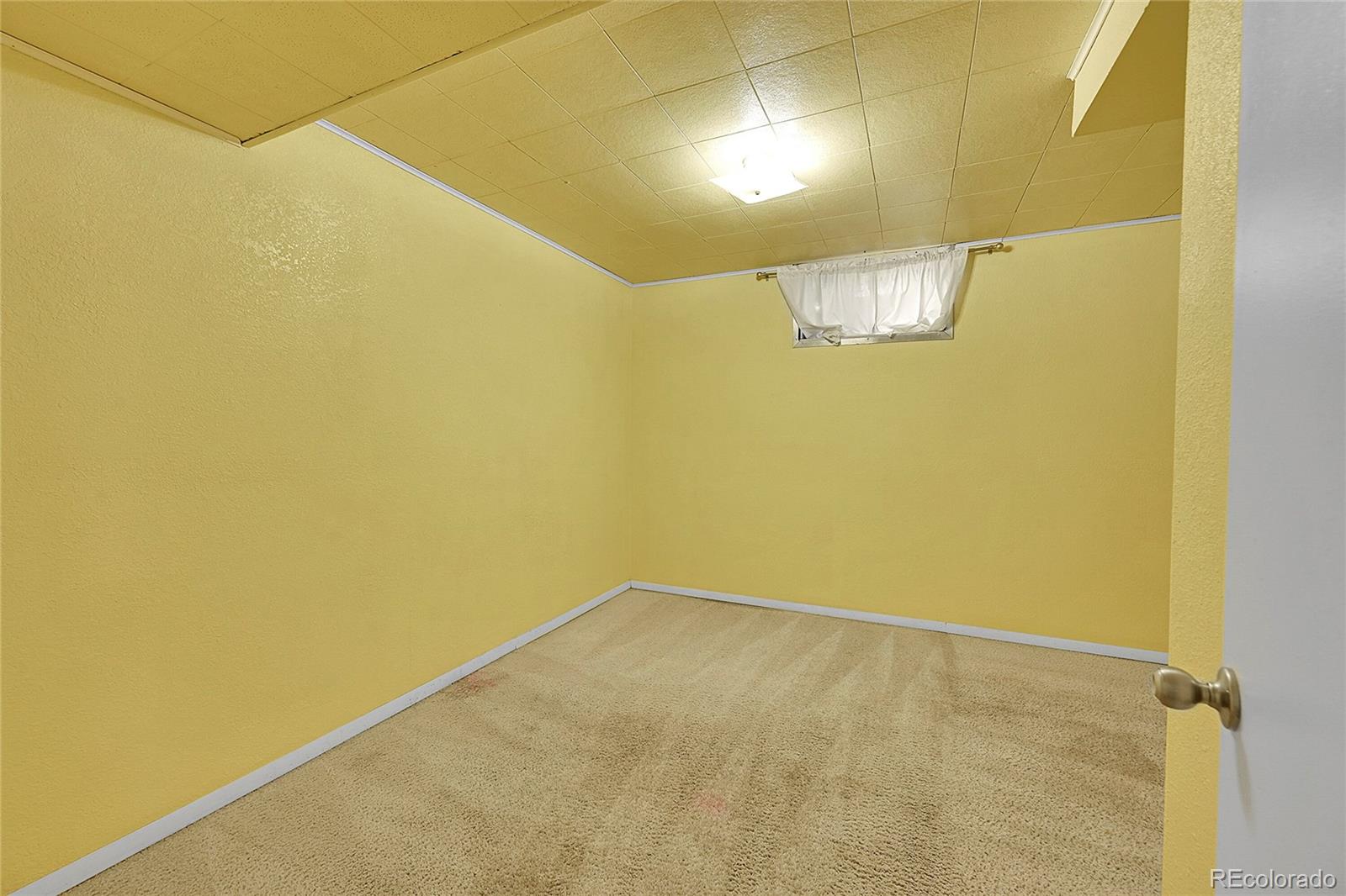 12152 E Dakota Avenue