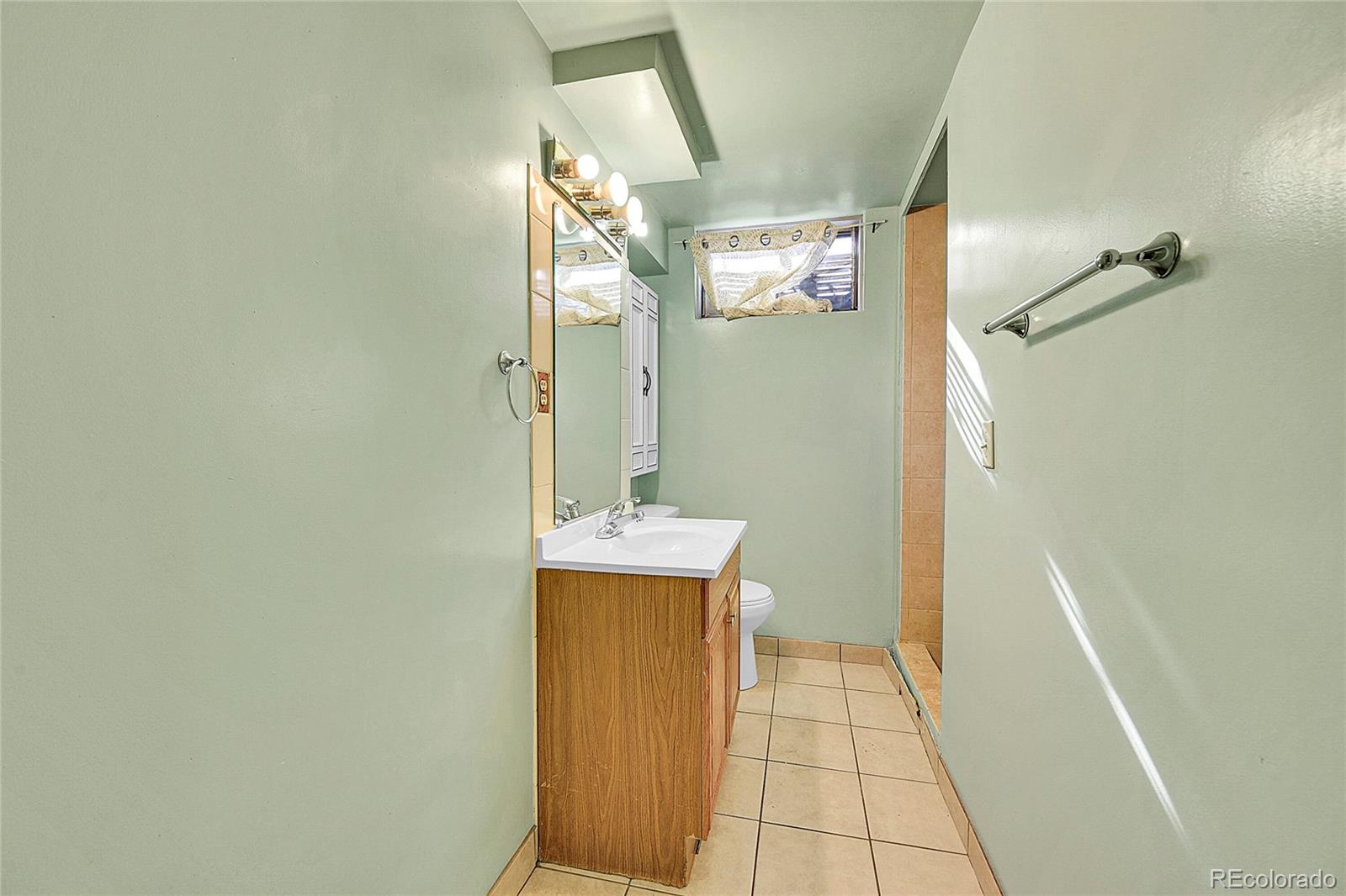 12152 E Dakota Avenue