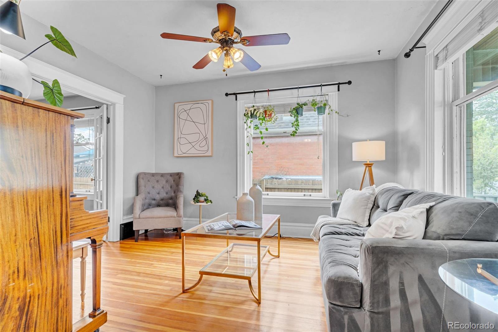 38 W Byers Place