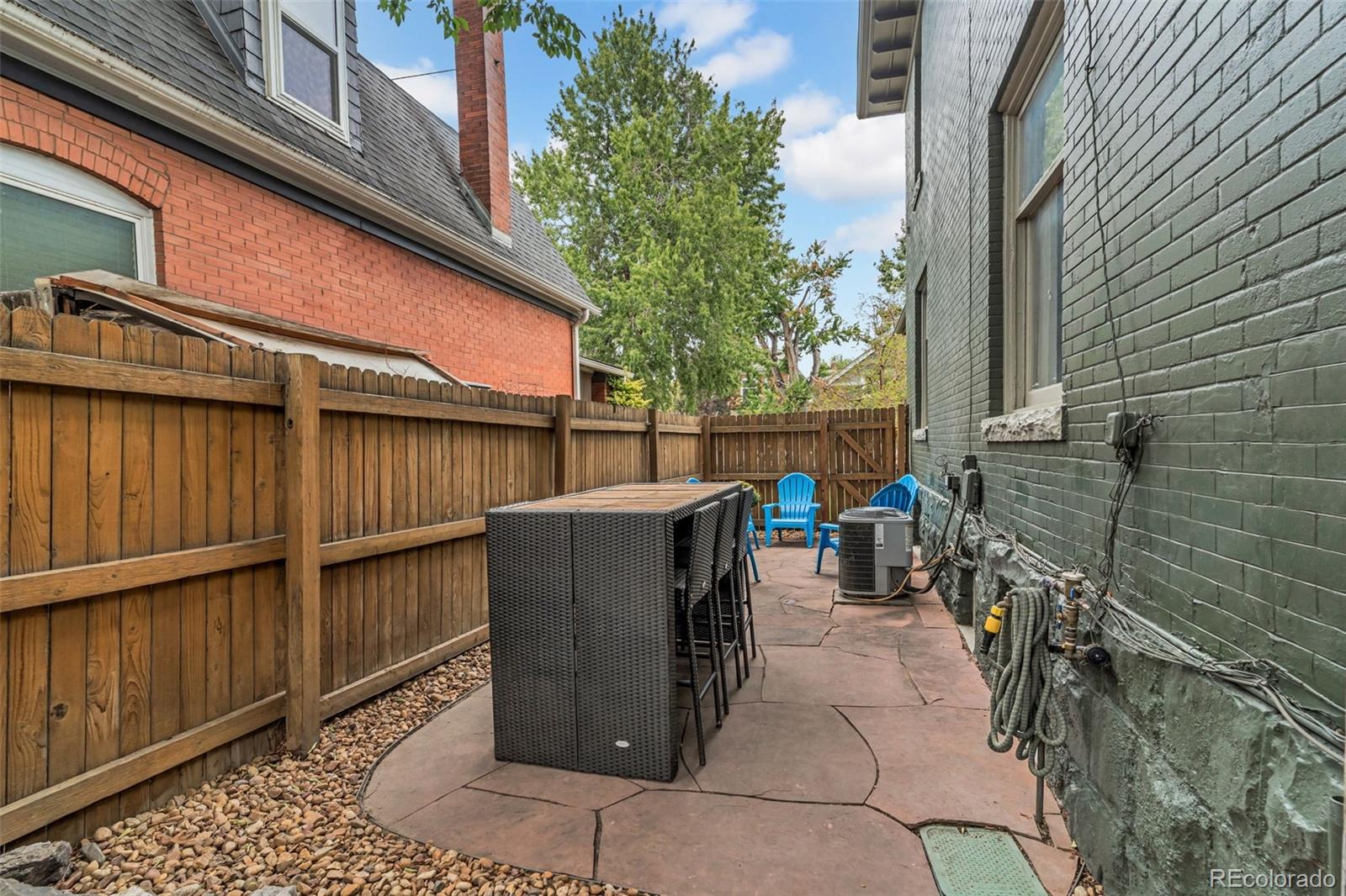 38 W Byers Place