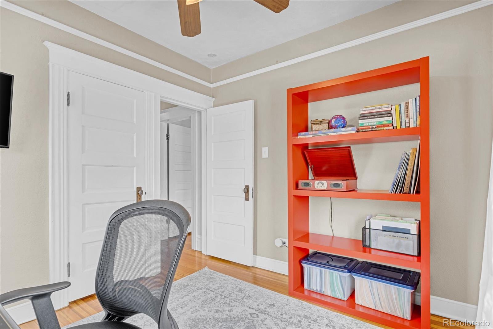 38 W Byers Place