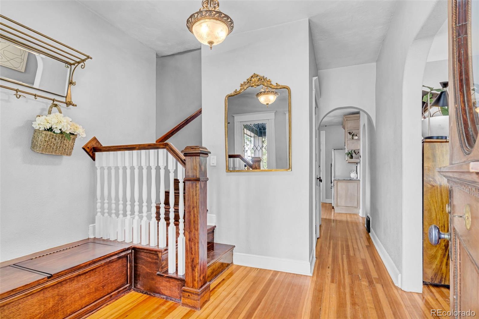 38 W Byers Place