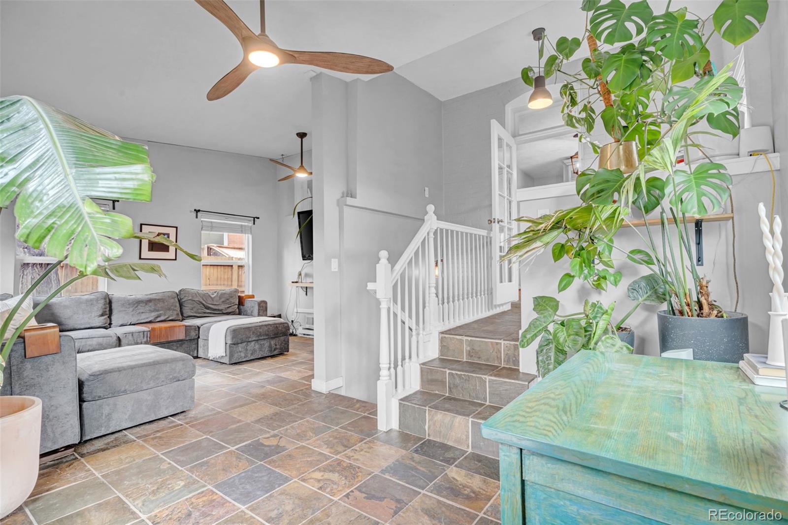 38 W Byers Place
