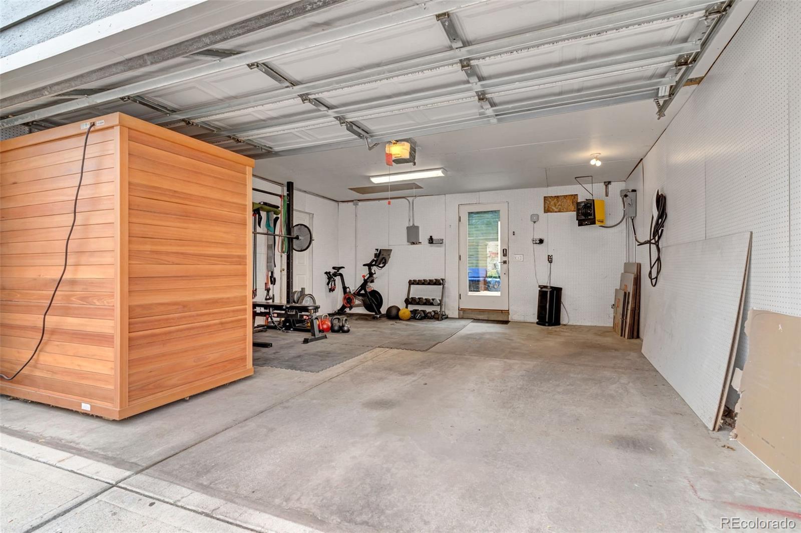 38 W Byers Place