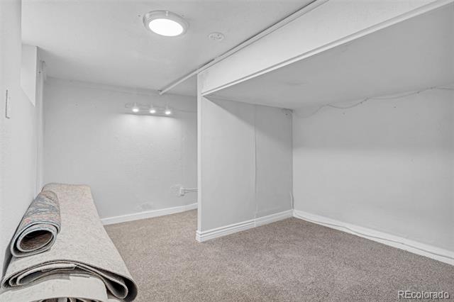 38 W Byers Place