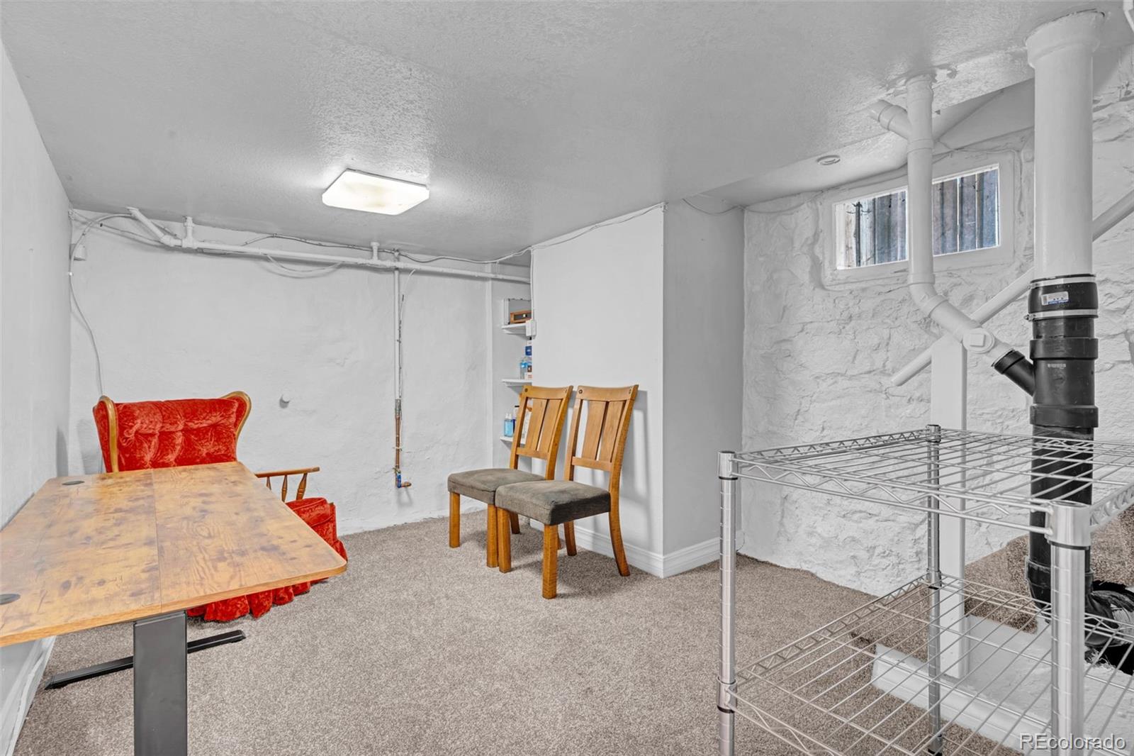 38 W Byers Place