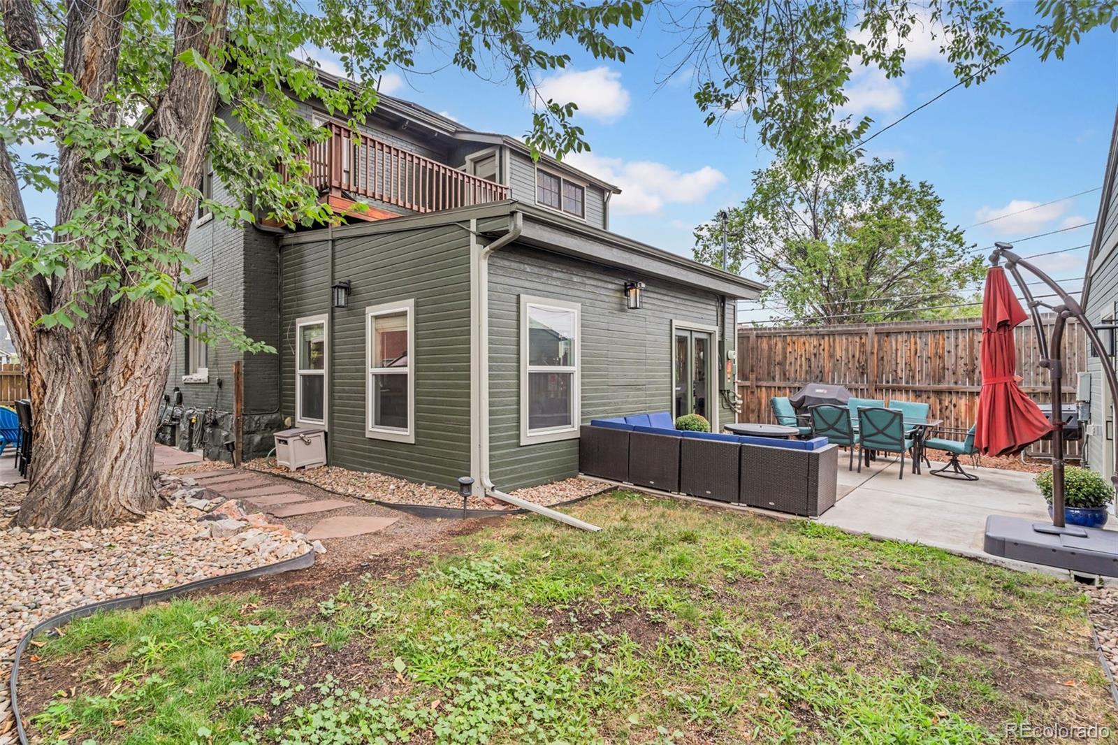 38 W Byers Place