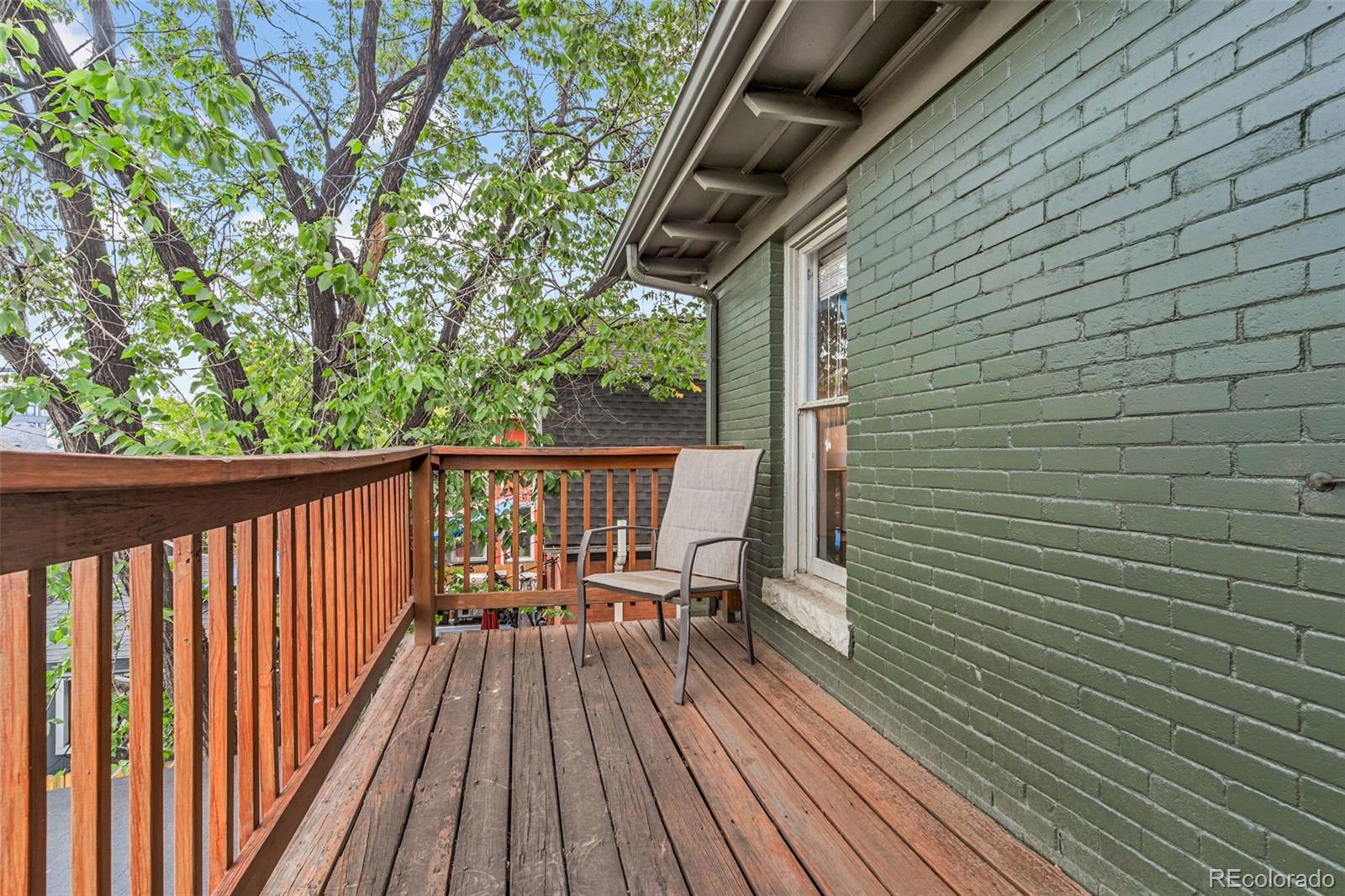38 W Byers Place