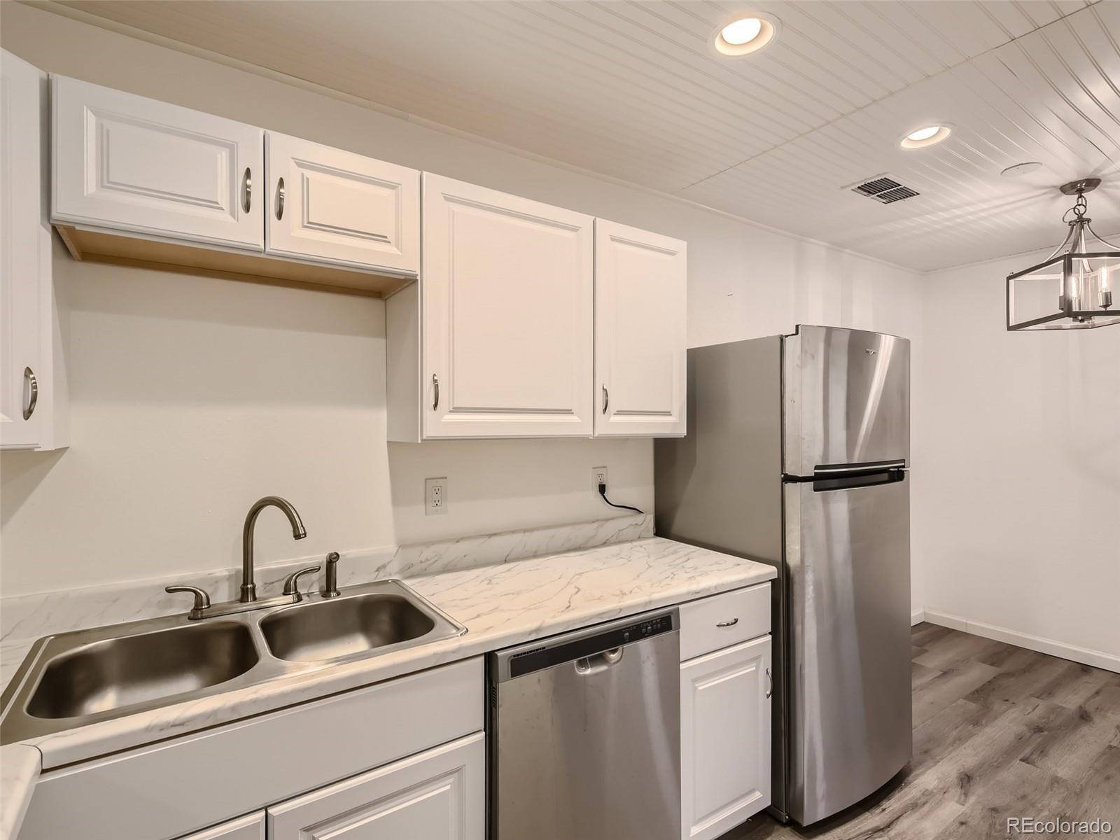 5300 E Cherry Creek Drive S Unit: 1403