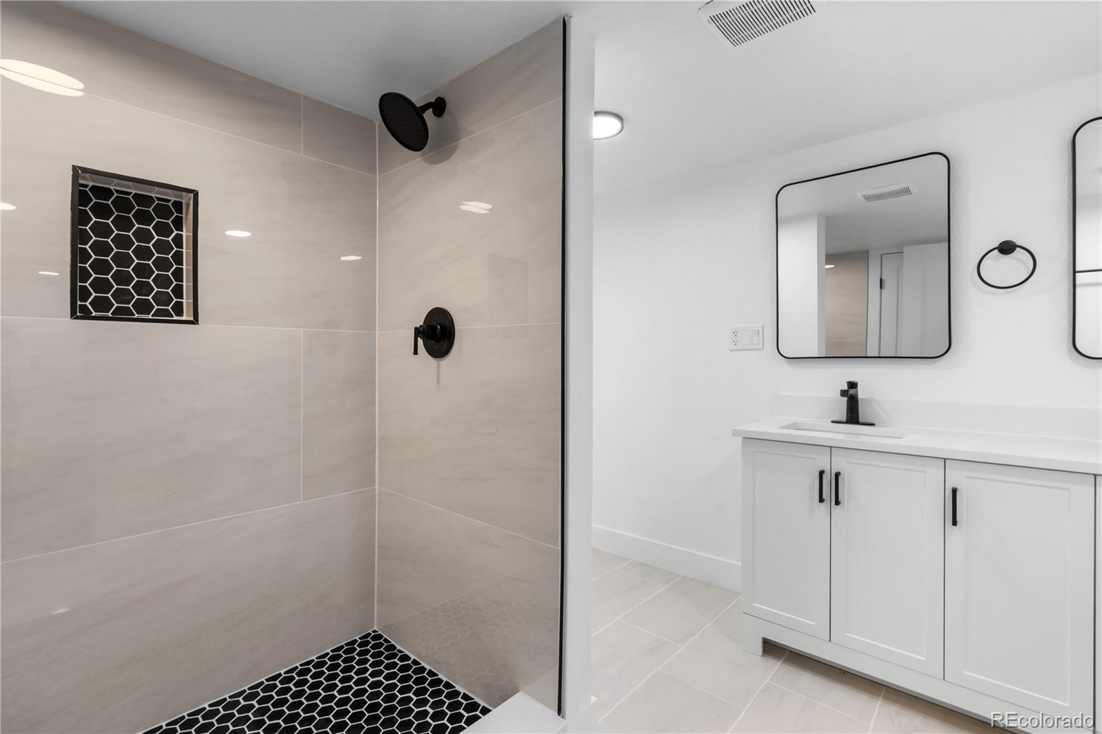 3217 N Clayton Street