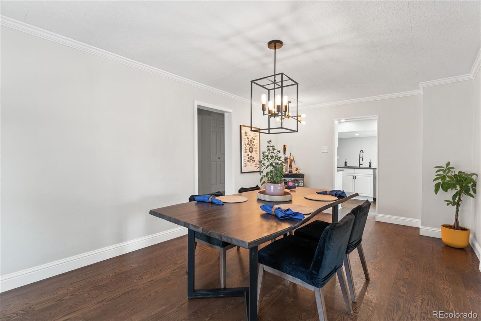 1111 E Dartmouth Avenue