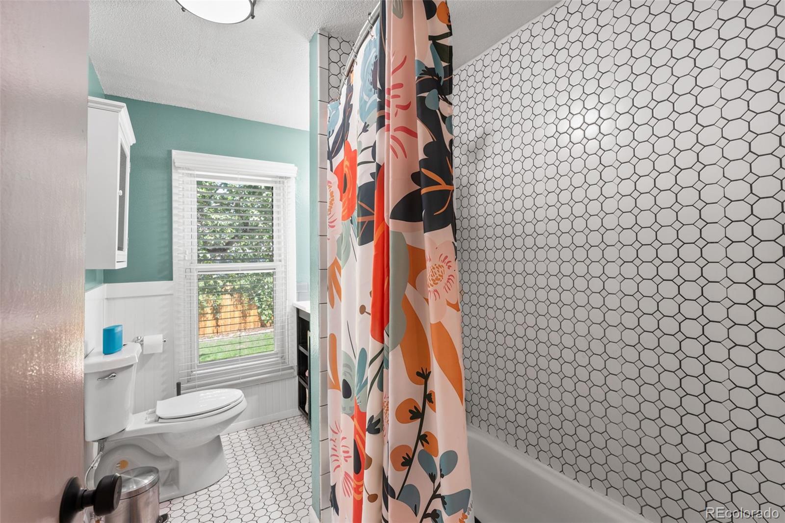 1111 E Dartmouth Avenue