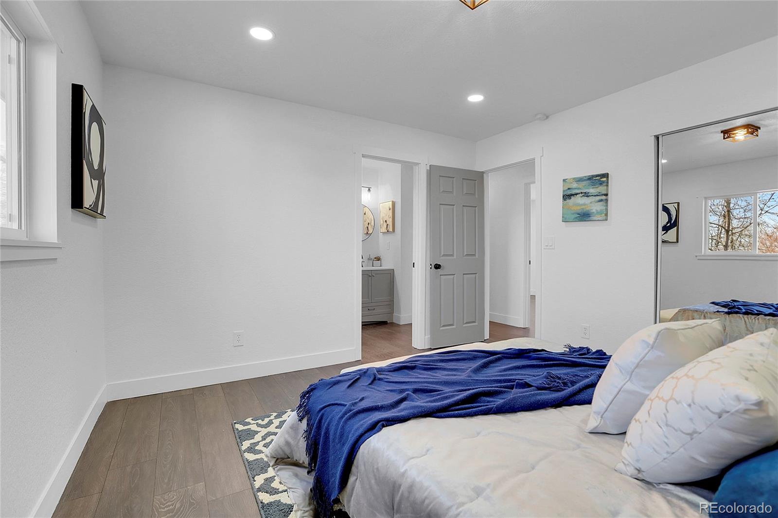 1406 S Argonne Circle