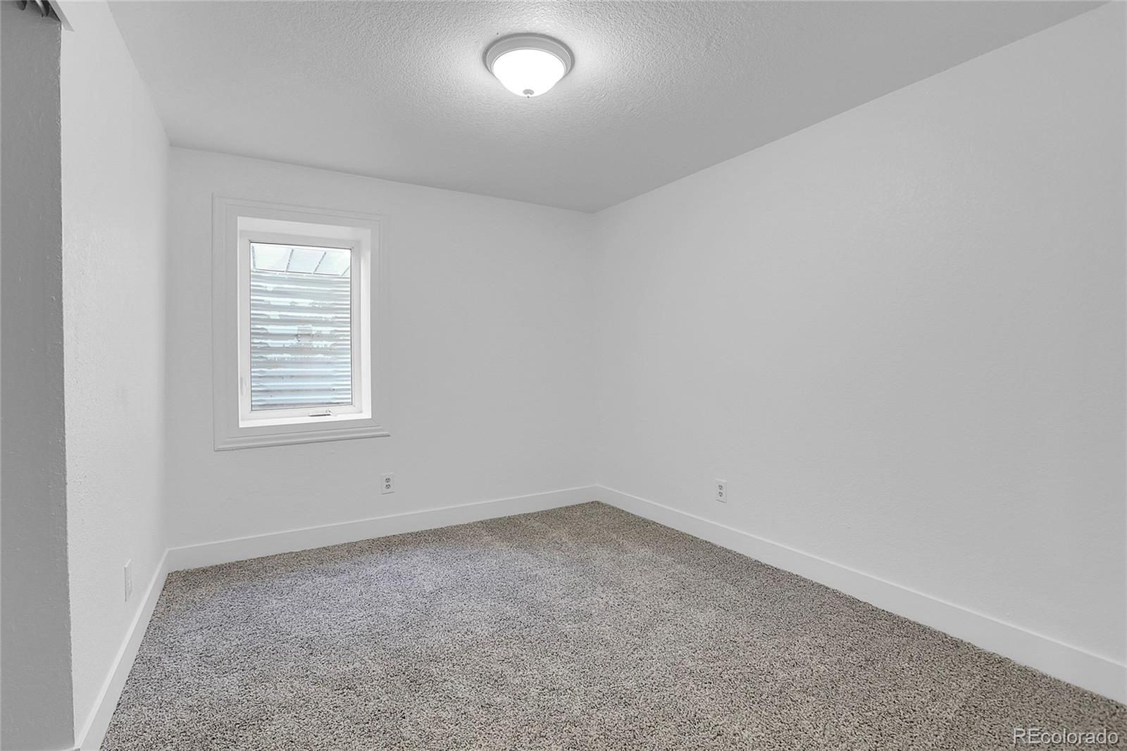 1406 S Argonne Circle