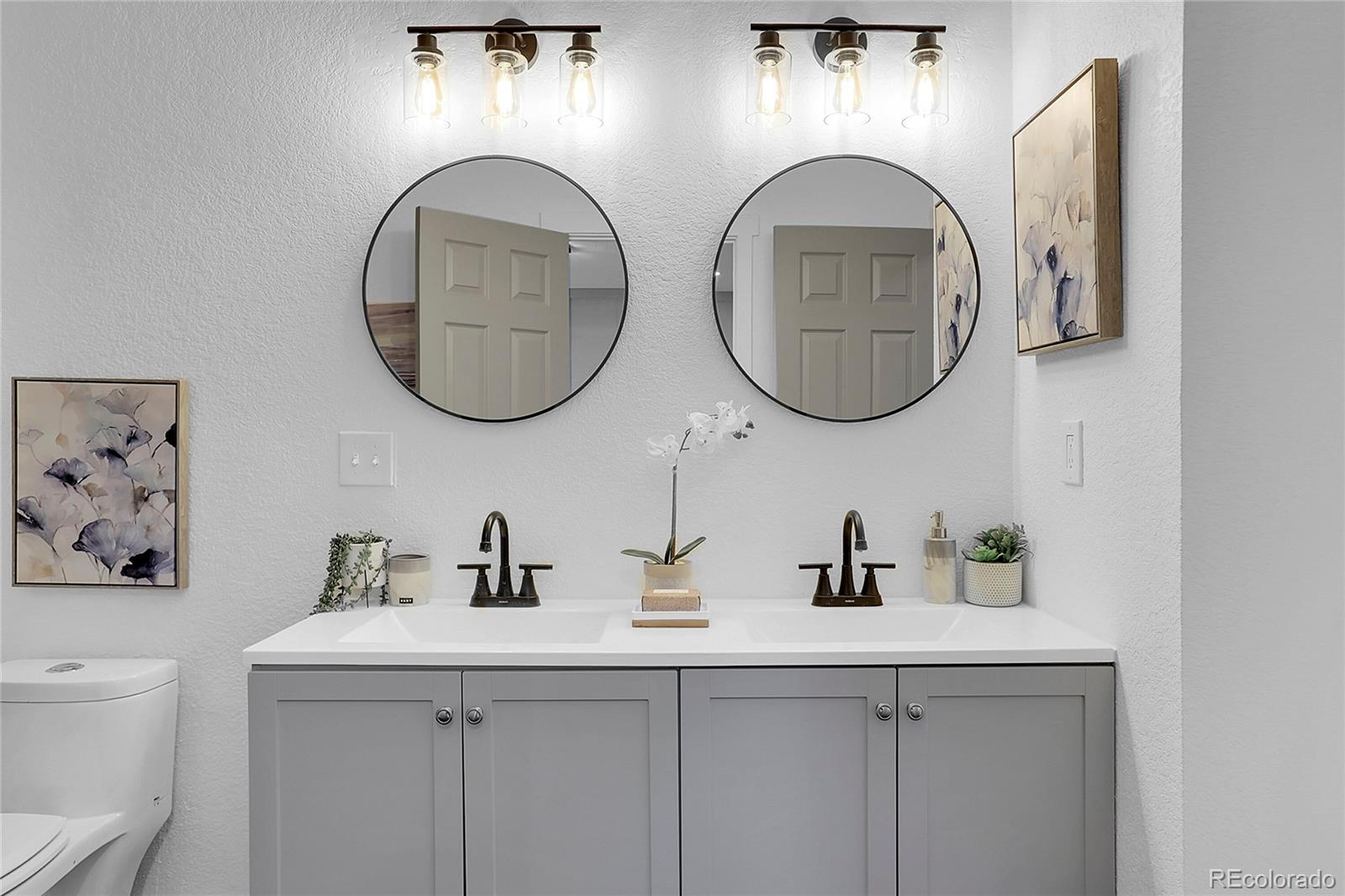 1406 S Argonne Circle