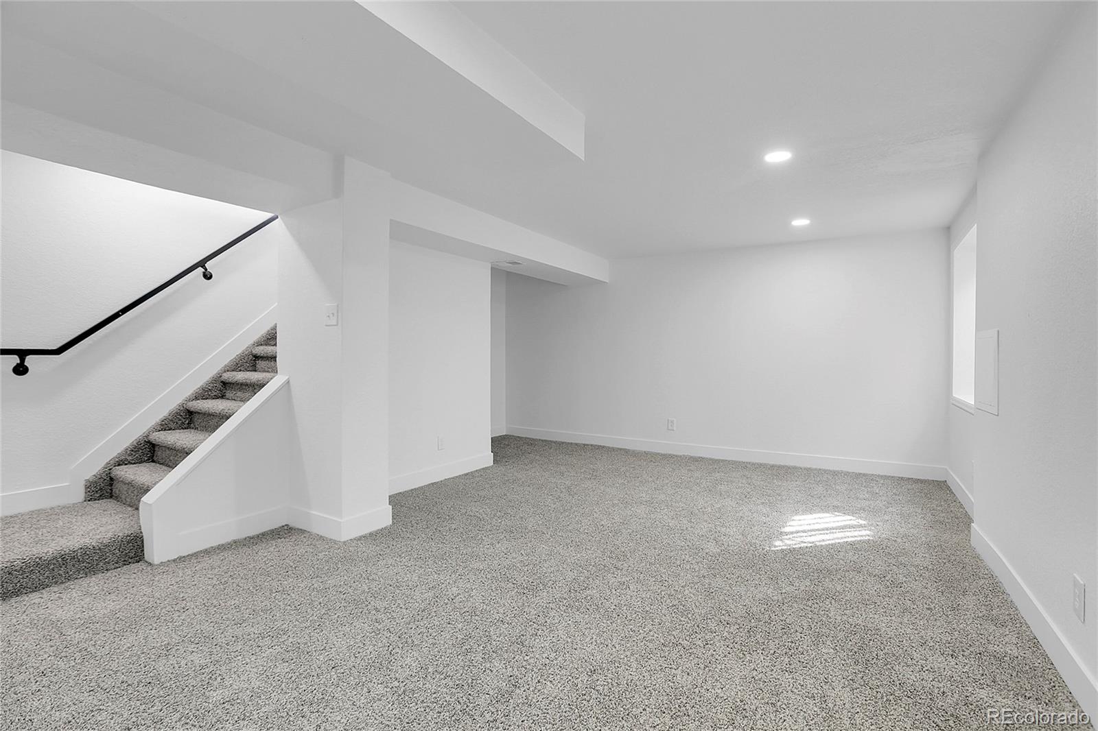 1406 S Argonne Circle