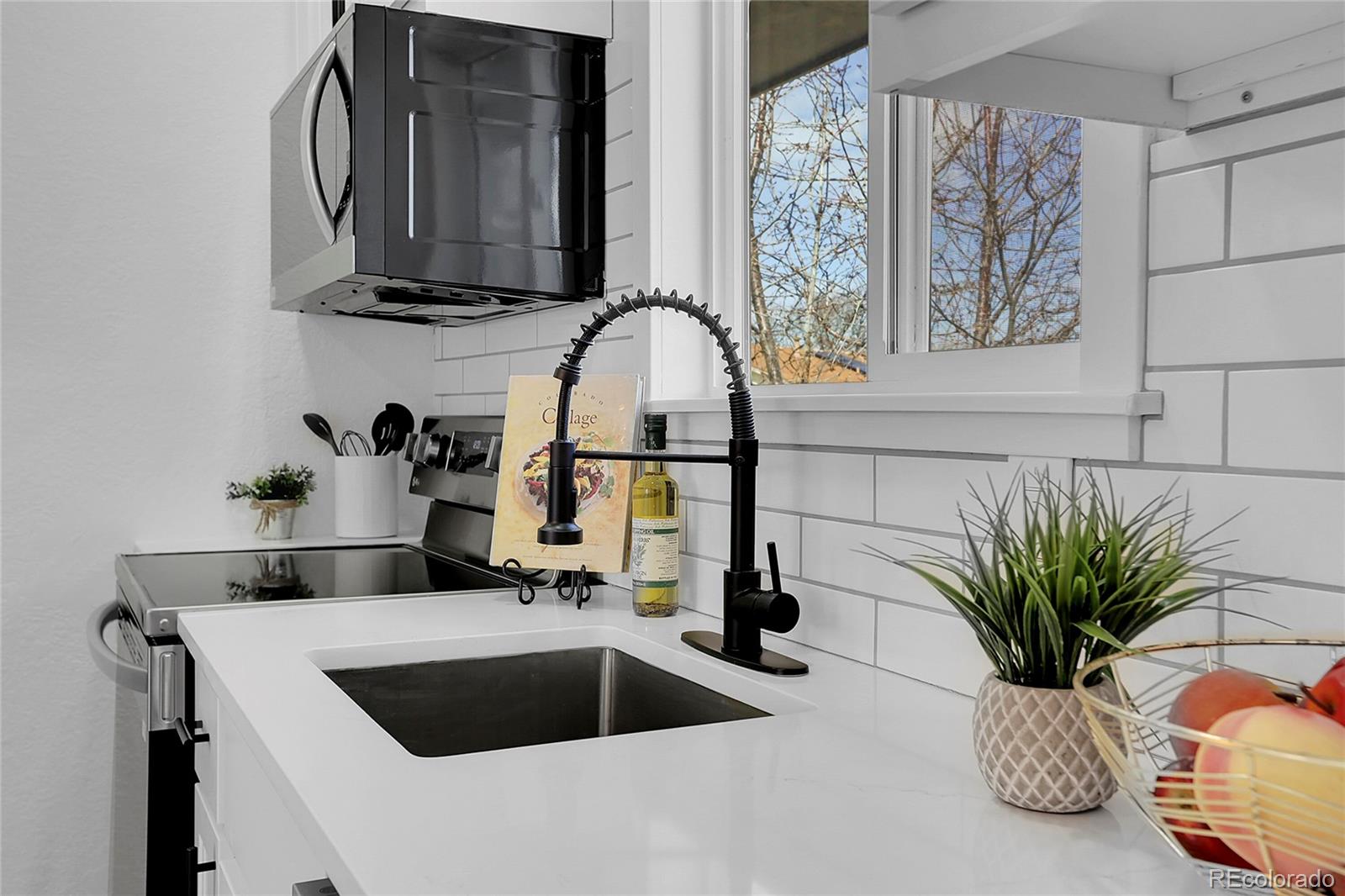 1406 S Argonne Circle