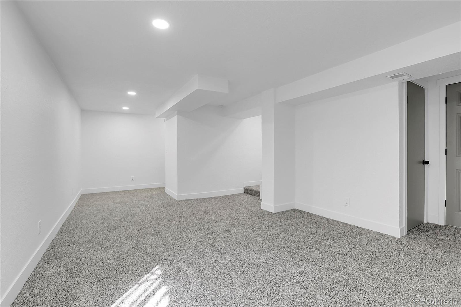 1406 S Argonne Circle