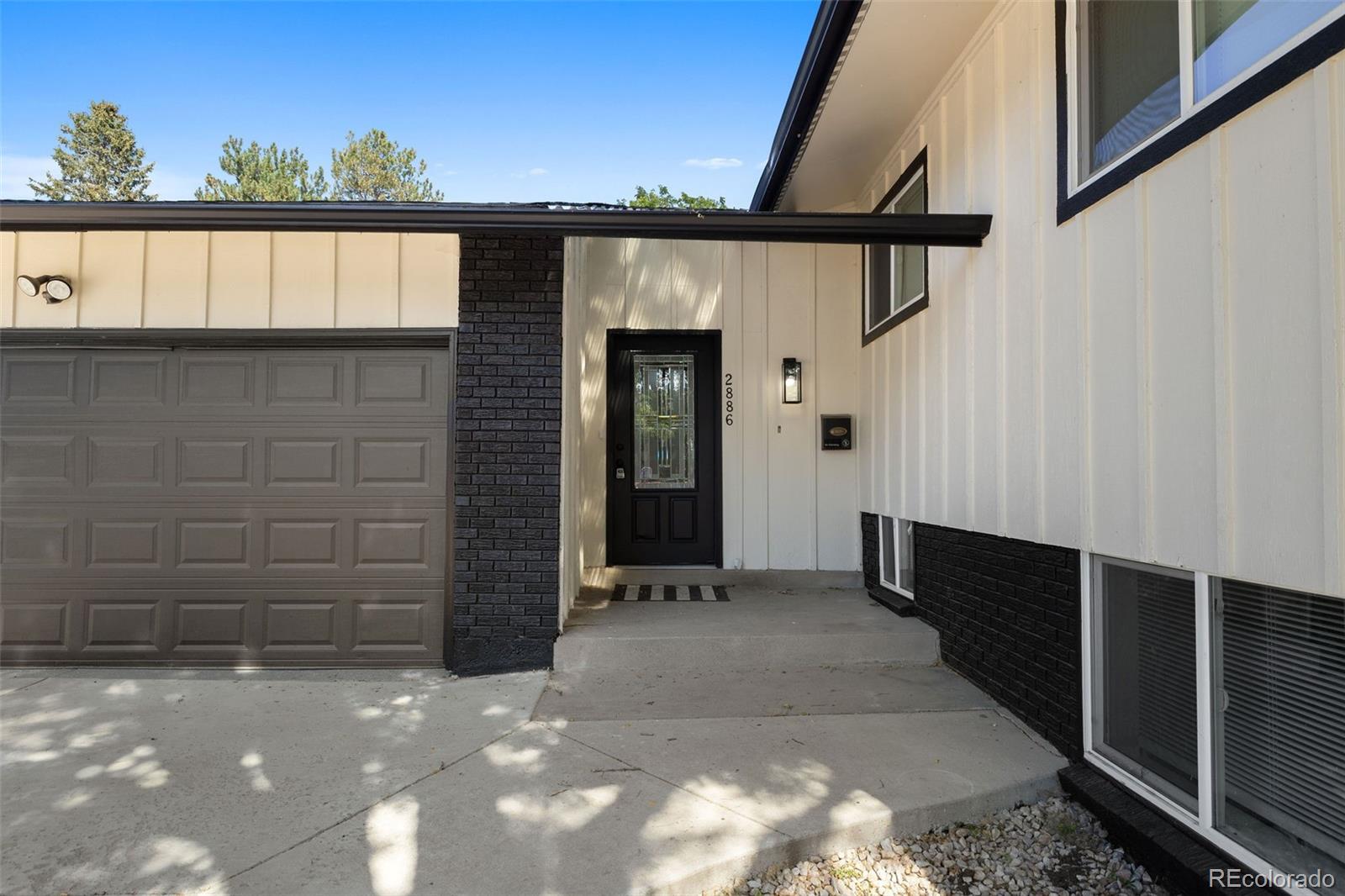 2886 S Fenton Street