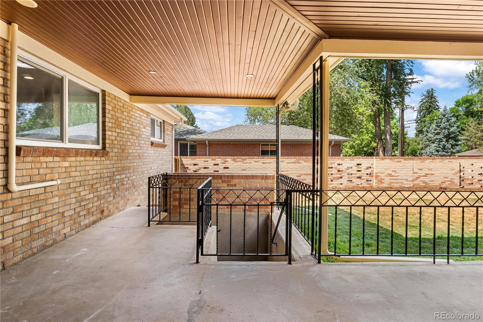 834 S University Boulevard