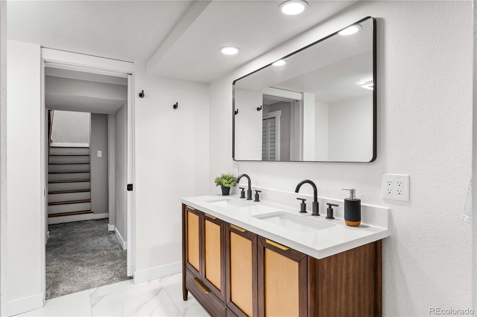 834 S University Boulevard