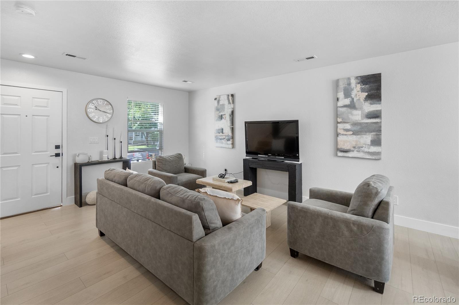 1421 Hummingbird Circle