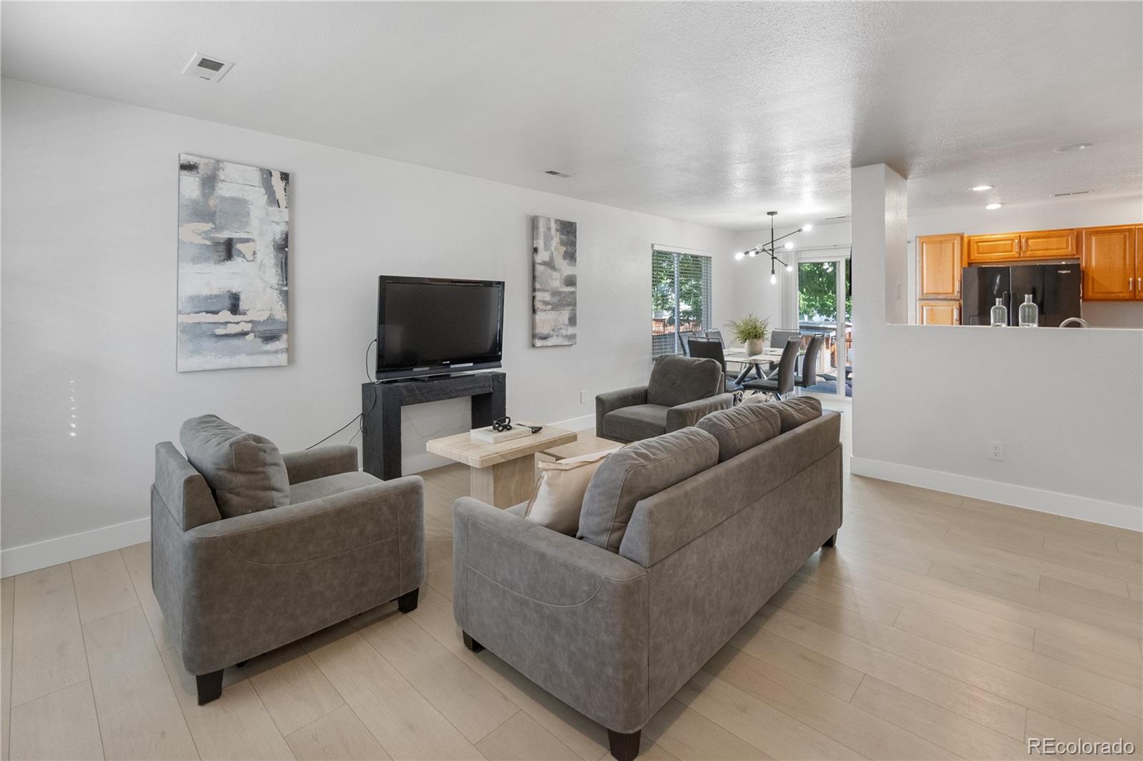 1421 Hummingbird Circle