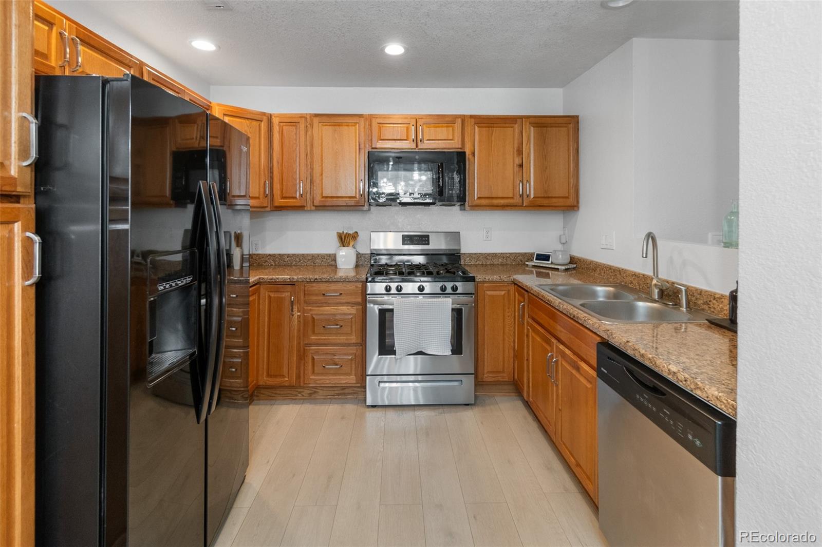 1421 Hummingbird Circle