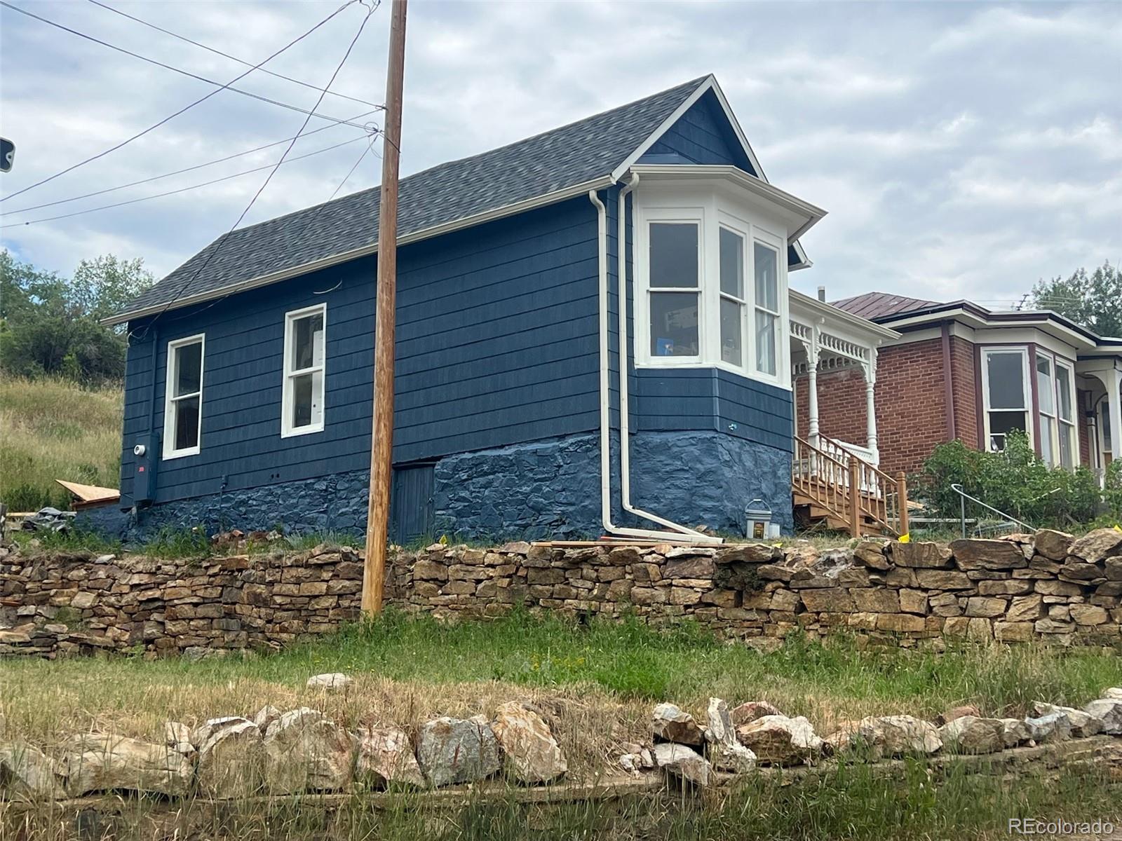 102 E 1st High Street