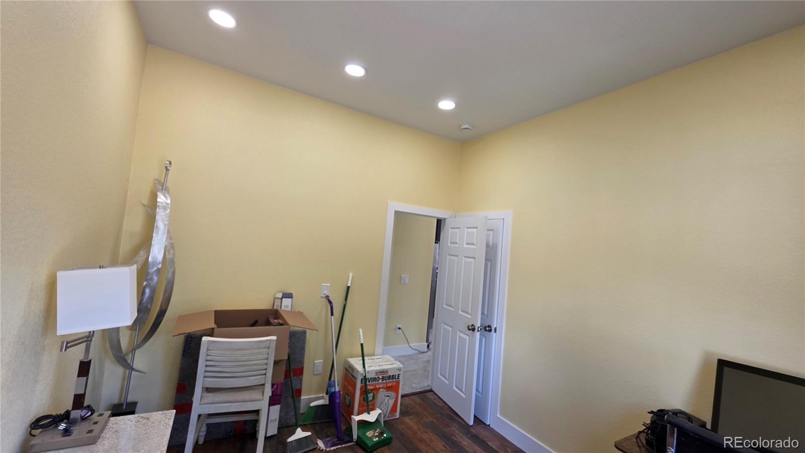 102 E 1st High Street