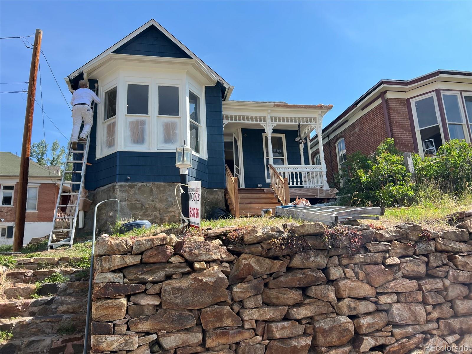 102 E 1st High Street