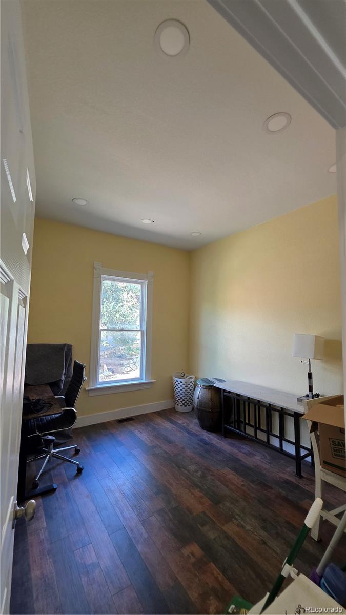 102 E 1st High Street