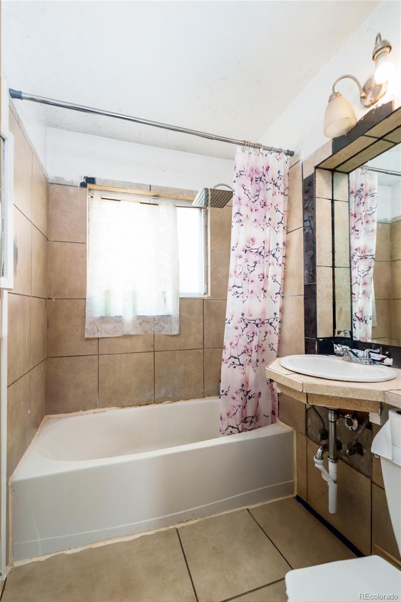 7961 Hollywood Street