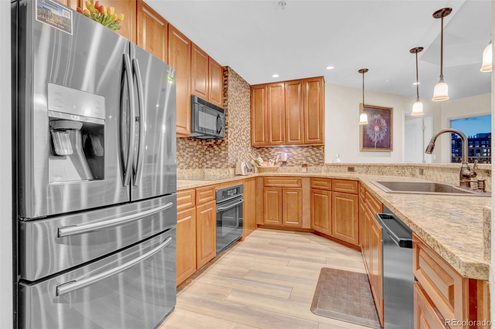 925 N Lincoln Street Unit: 9D