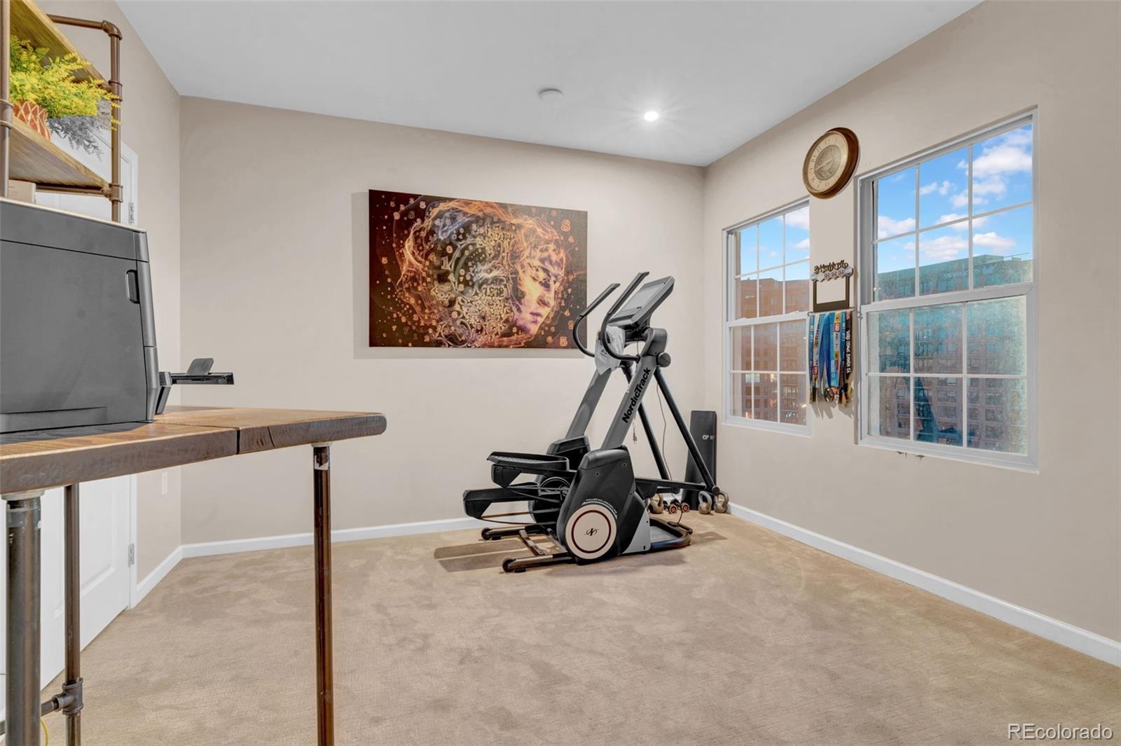 925 N Lincoln Street Unit: 9D