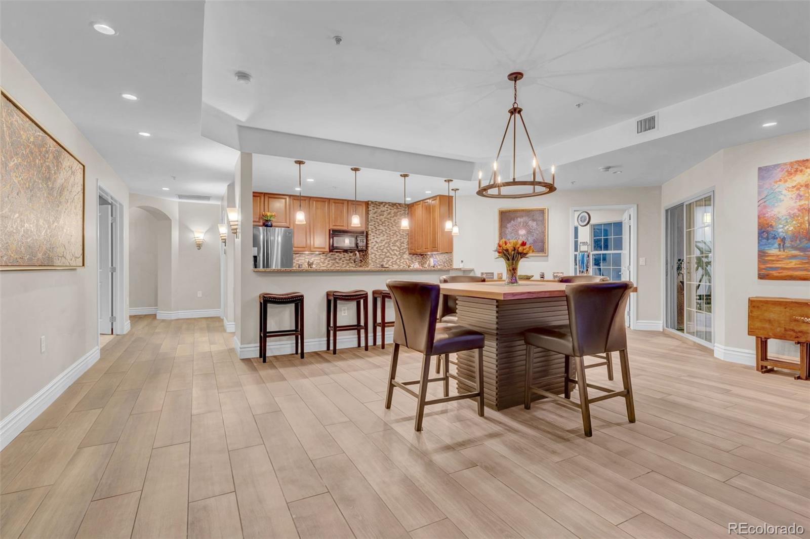 925 N Lincoln Street Unit: 9D