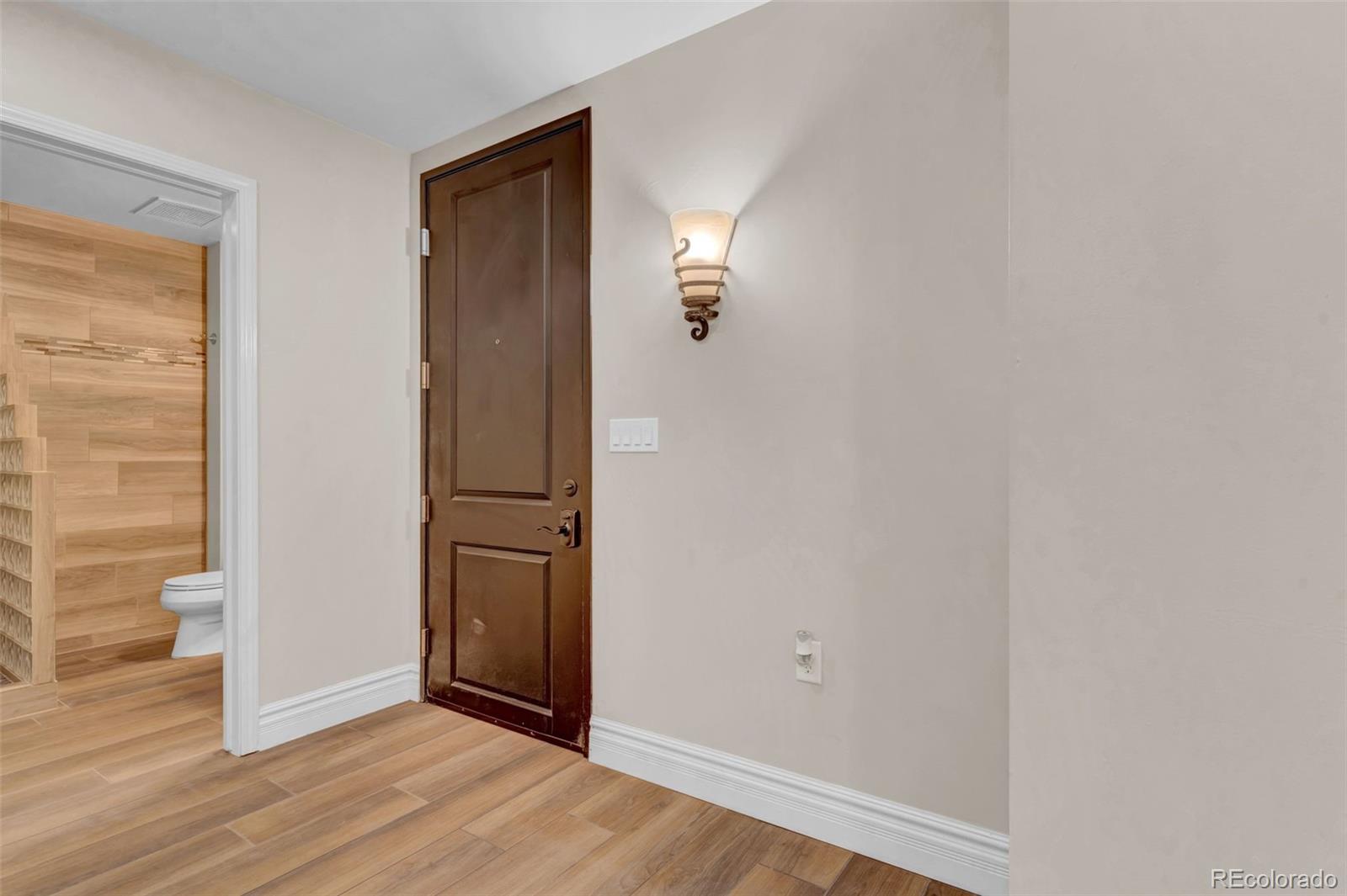 925 N Lincoln Street Unit: 9D