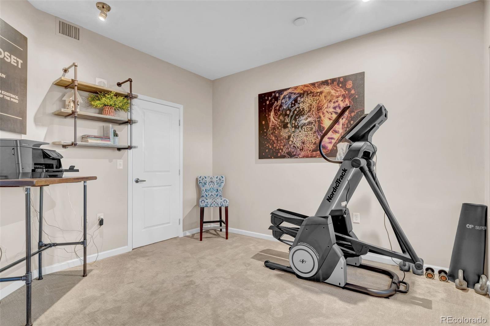 925 N Lincoln Street Unit: 9D