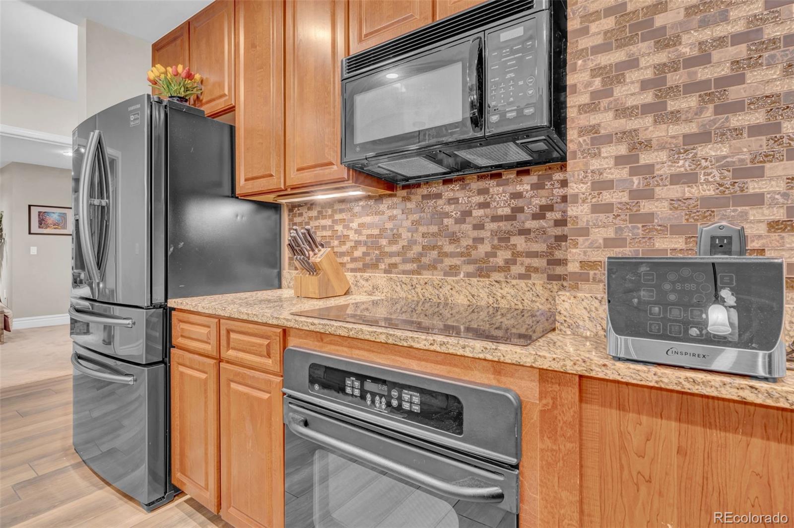 925 N Lincoln Street Unit: 9D