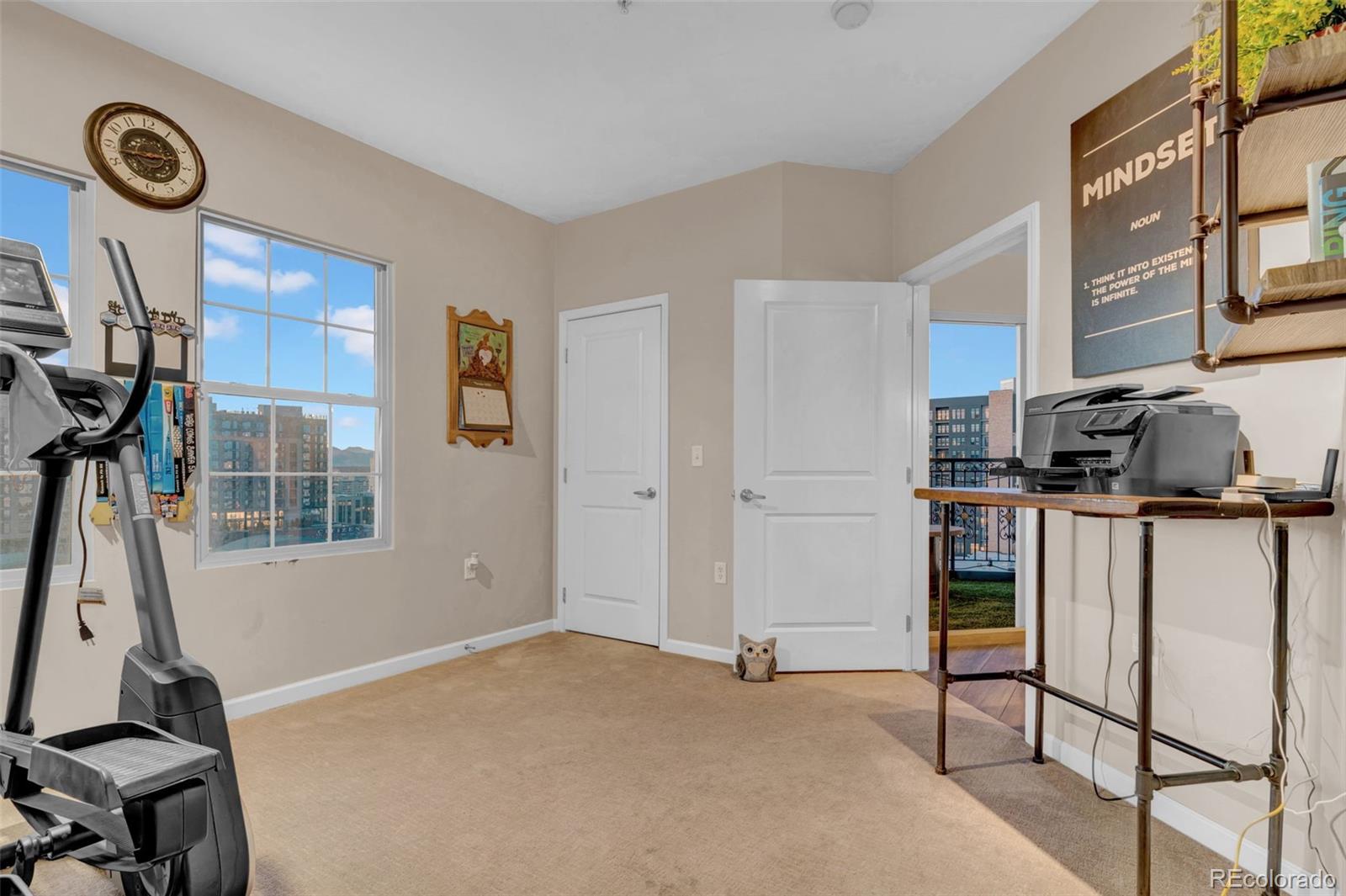 925 N Lincoln Street Unit: 9D