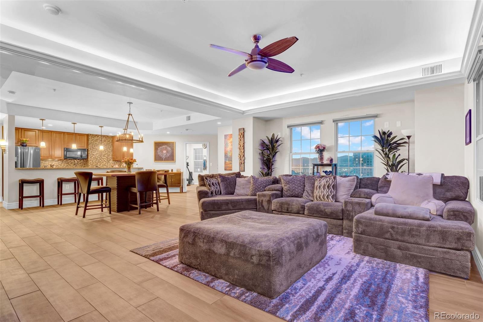 925 N Lincoln Street Unit: 9D