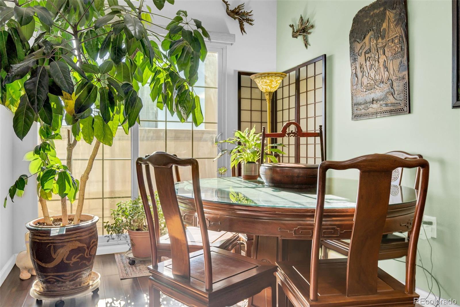 925 N Lincoln Street Unit: 4G