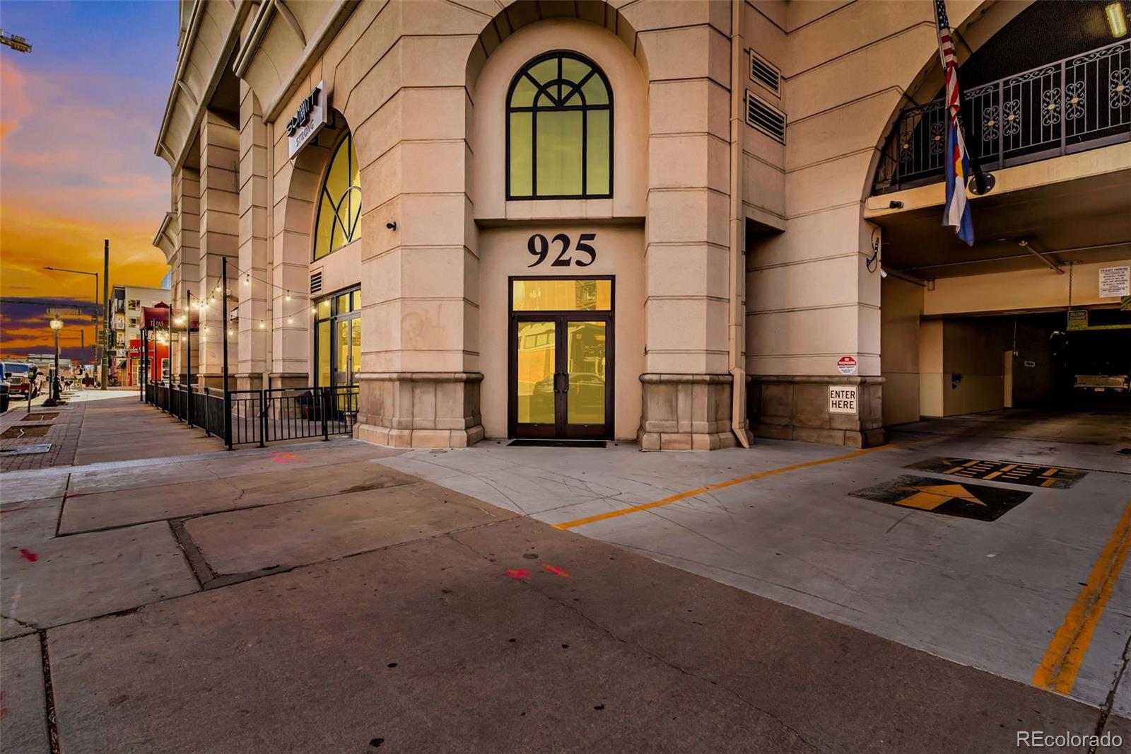 925 N Lincoln Street Unit: 4G