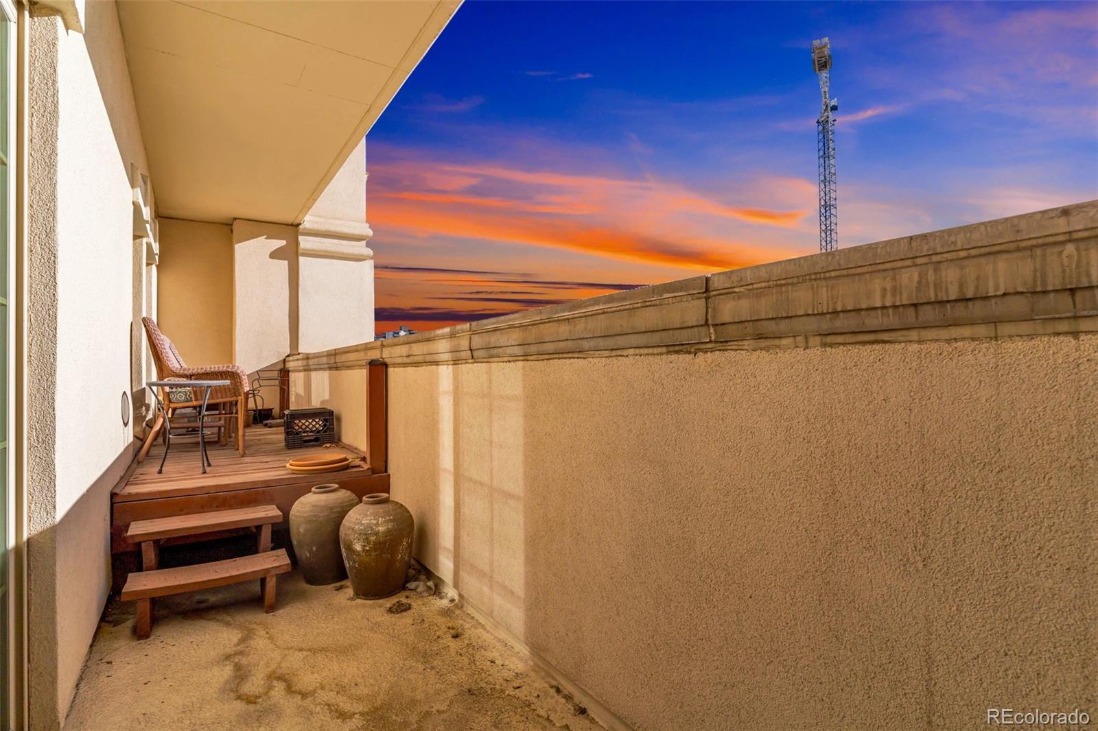 925 N Lincoln Street Unit: 4G