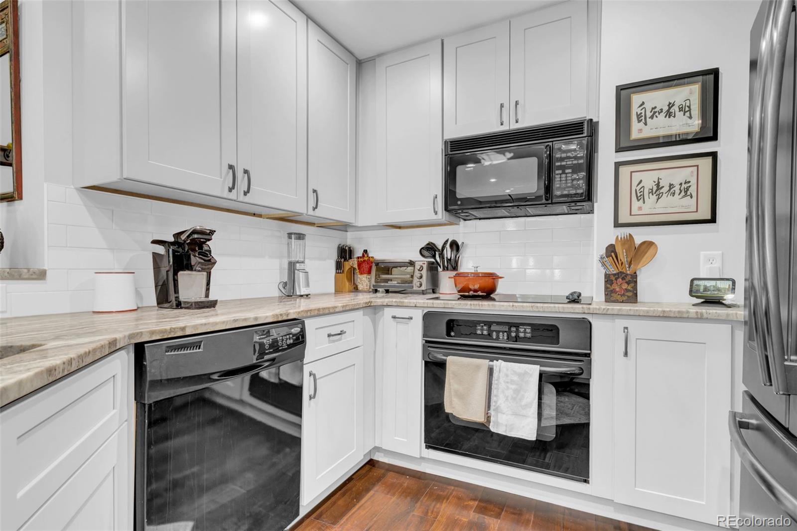 925 N Lincoln Street Unit: 4G