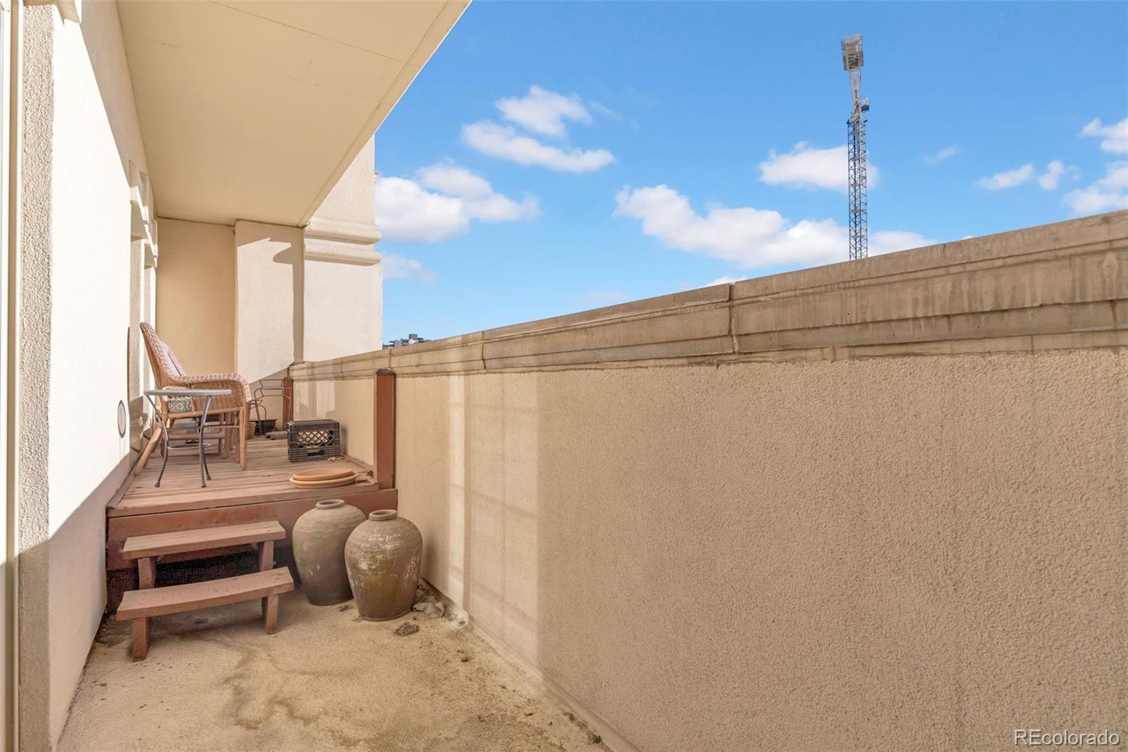 925 N Lincoln Street Unit: 4G